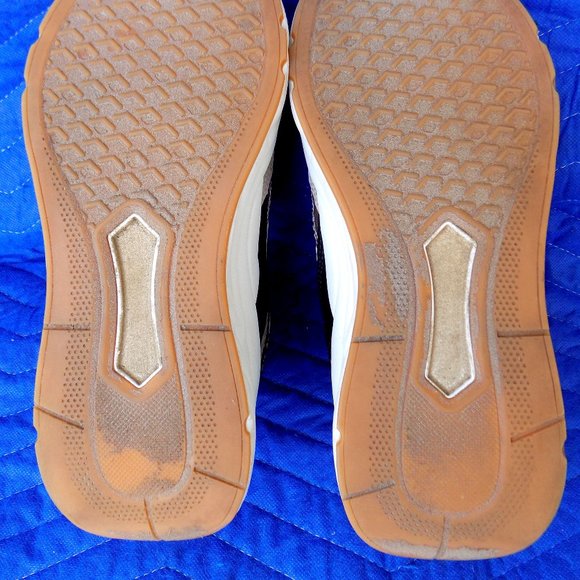 Steve Madden Antonio Gold Sneakers - Size 7 - Picture 7 of 7